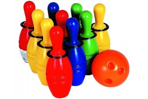 Bowling 10 db színes bábú és golyó