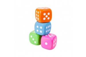 Szivacs dobókocka 12 cm — több színben