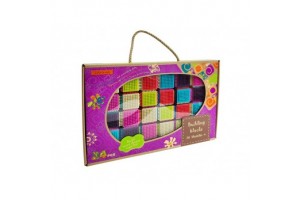 Tüskés műanyag építőjáték — színes elemek