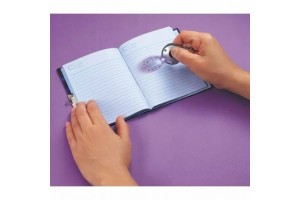 Secret Notes titkos napló – A5, varázstoll és UV-lámpa