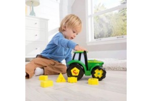 Tomy Johnny formaválogatós traktor