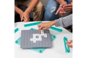 UpWords társasjáték - háromdimenziós szójáték családoknak