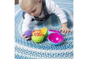 Fat Brain Toys OombeeBall labdafüzér bébijáték