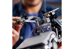 LEGO Vissza a jövőbe időgép 10300 – Doki és Marty