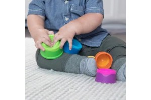 Fat Brain Toys puha toronyépítő bébijáték