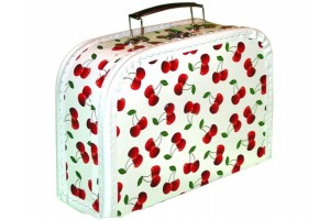 Fehér cseresznyés óvodás bőrönd, fém fogantyú, csattal