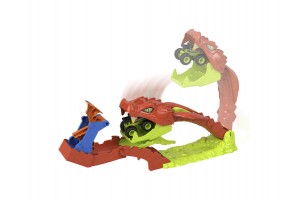Hot Wheels Monster Trucks – Kígyómarás pályaszett, 2 autó
