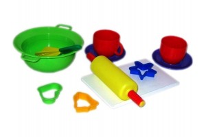 Cukrász készlet hálóban – tál, sodrófa, formák, csészék