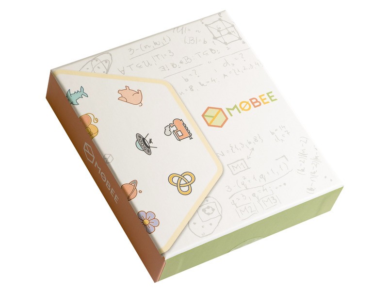 Möbee kártyajáték – doboz és kártyák