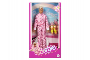 Ken rózsaszín kezeslábasban – Barbie the Movie figura