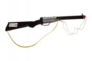 Dugós játékpuska két kilőhető dugóval