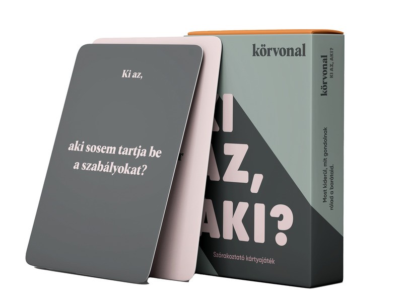Ki az, aki? – társasjáték kártyák játék közben