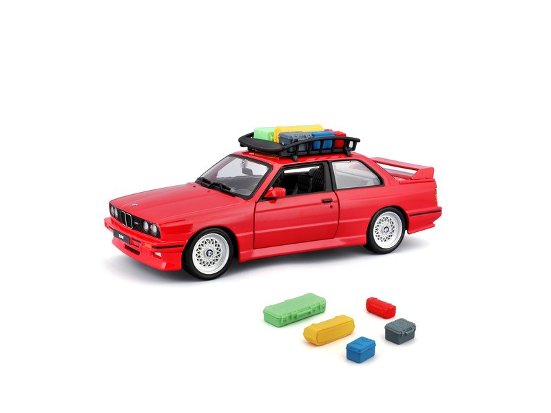 Bburago 1/24 BMW M3 tetőcsomagtartóval - fém modell