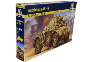 Italeri: Autoblinda AB-43...