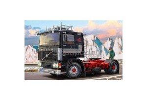 Italeri Volvo F12 Intercooler kamion 1:24 makett