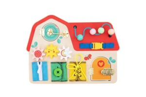 Tooky Toy fa házikó alakú állatkás matatótábla