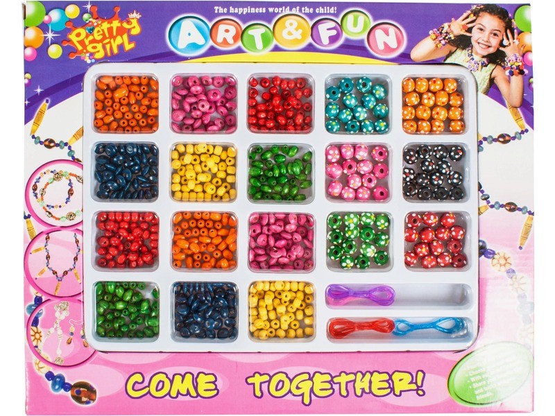 Gyöngyfűző készlet — színes gyöngyök és madzagok