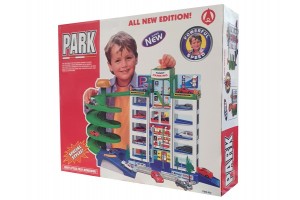 Ötemeletes parkolóház — tágas, biztonságos parkolás