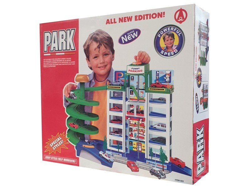 Ötemeletes parkolóház — tágas, biztonságos parkolás