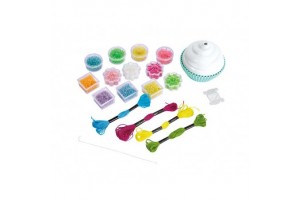 Gyöngyfűző készlet doboza, gyöngyök és eszközök