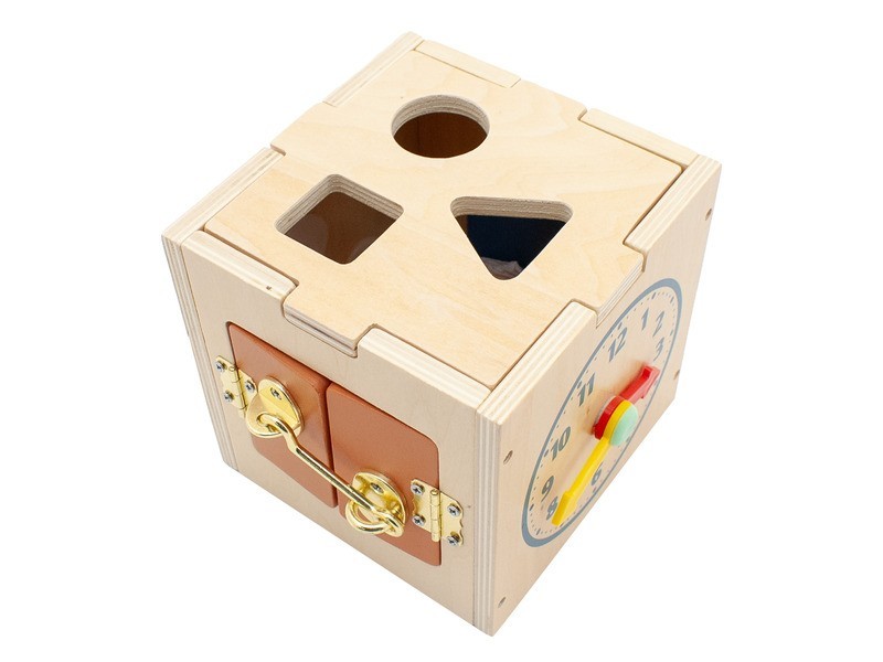 Fa matató kocka — színes fejlesztő játék babáknak