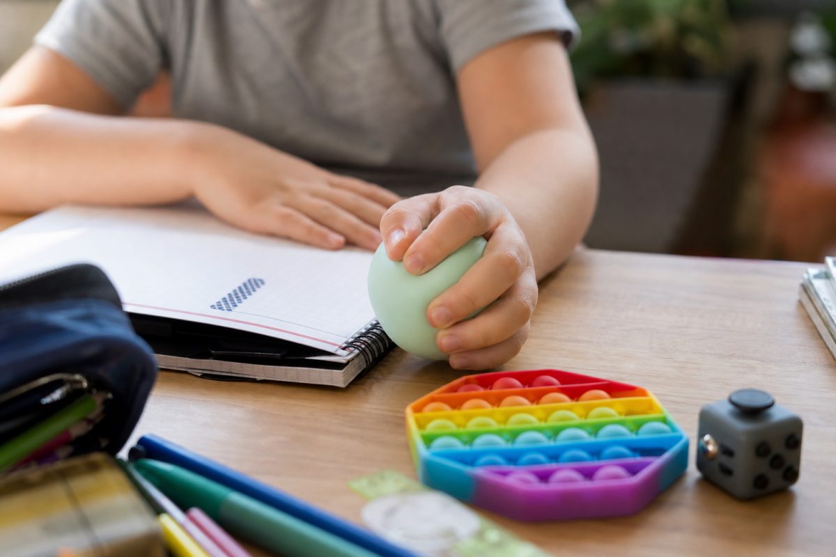 Fidget játék és stresszlabda tanuláshoz előkészítve