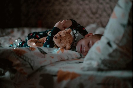 Plüss játékok gyerekeknek: útmutató a legjobb választáshoz